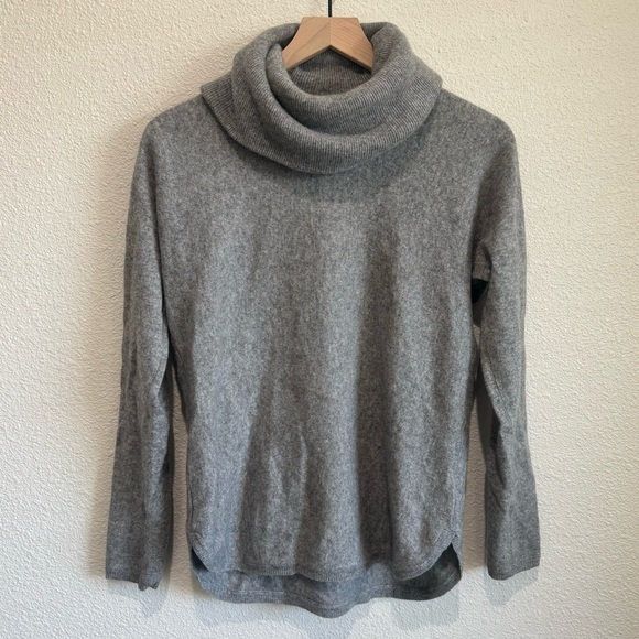Max Studio 100% Cashmere Sweater Women Medium 2 Ply Crew Neck Gray Turtleneck - Picture 1 of 6